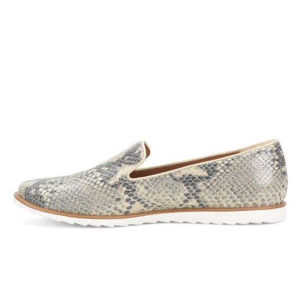 NEW COMFORTIVA Leather Ryen Comfort Slip On Sneakers women snake details 7253m0 - Picture 11 of 11